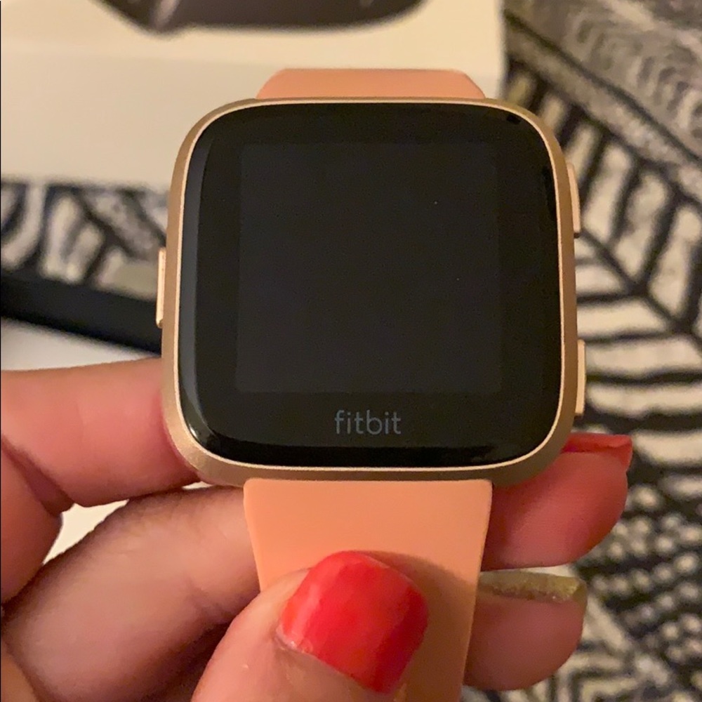 Fitbit versa rose gold